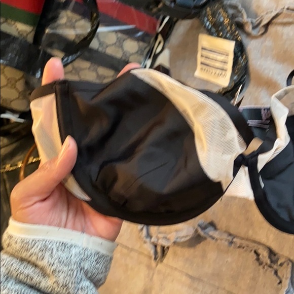 Victoria secret size 34D red, 32D black - Picture 2 of 5